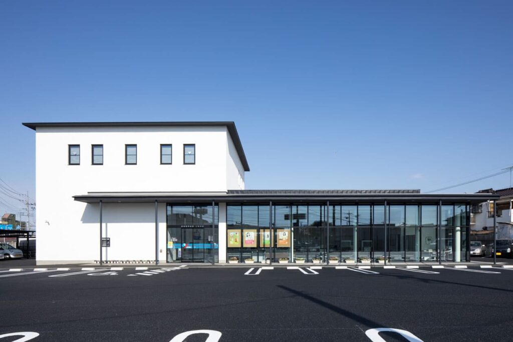 結城信用金庫三和支店 外観