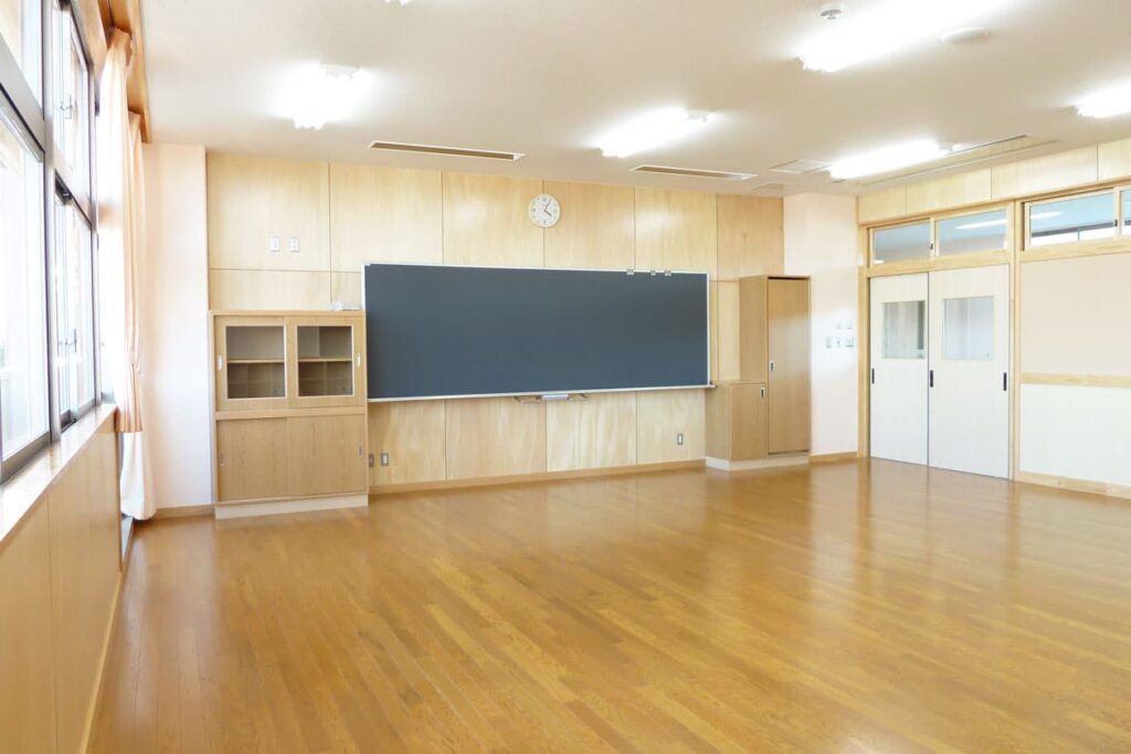 坂東市立岩井第一小学校 普通教室