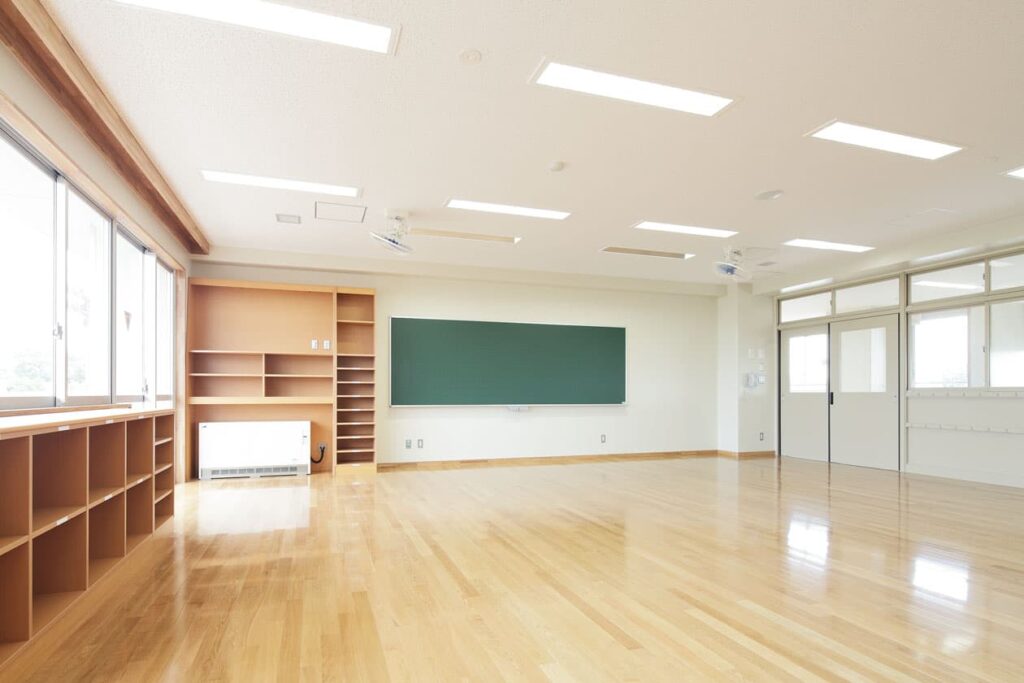 古河市立古河第六小学校 普通教室