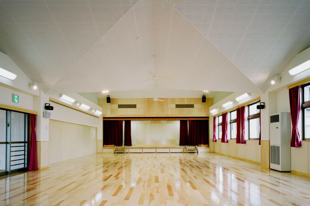 名崎幼稚園・名崎保育園 遊戯ホール