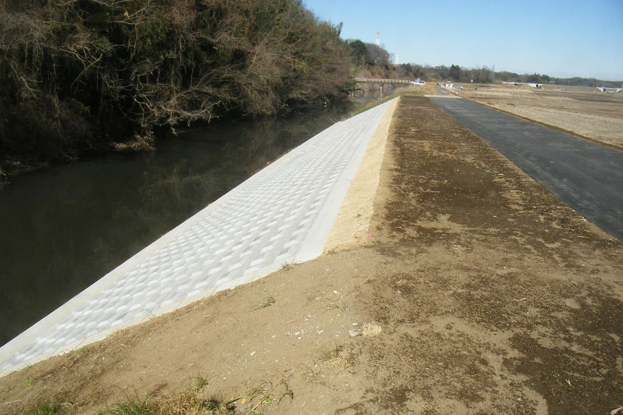 河川災害復旧工事（西仁連川）