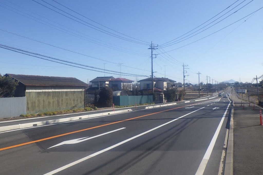 道路改良舗装工事（新宿新田総和線）