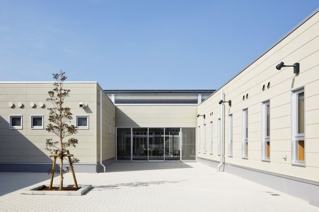 さしま健康交流センター 全景（南側）