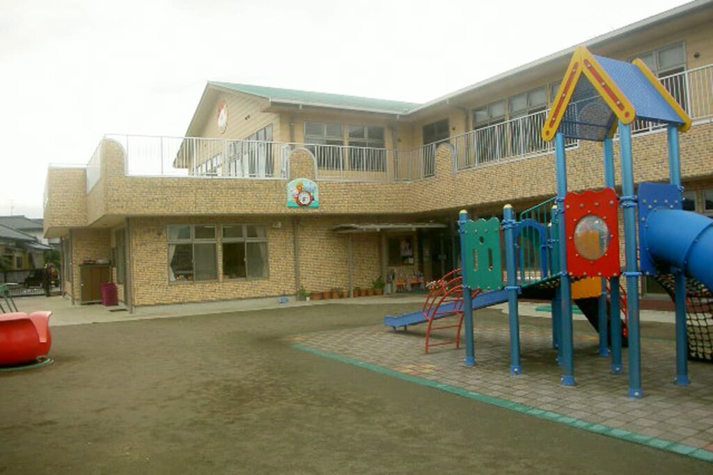 白梅保育園 校庭
